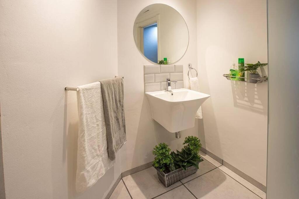 2 Sleeper Stylish Sanctuary Appartement Durban Buitenkant foto